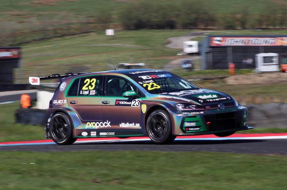 Lloyd secures funds to defend TCR Championship lead at Brands Hatch